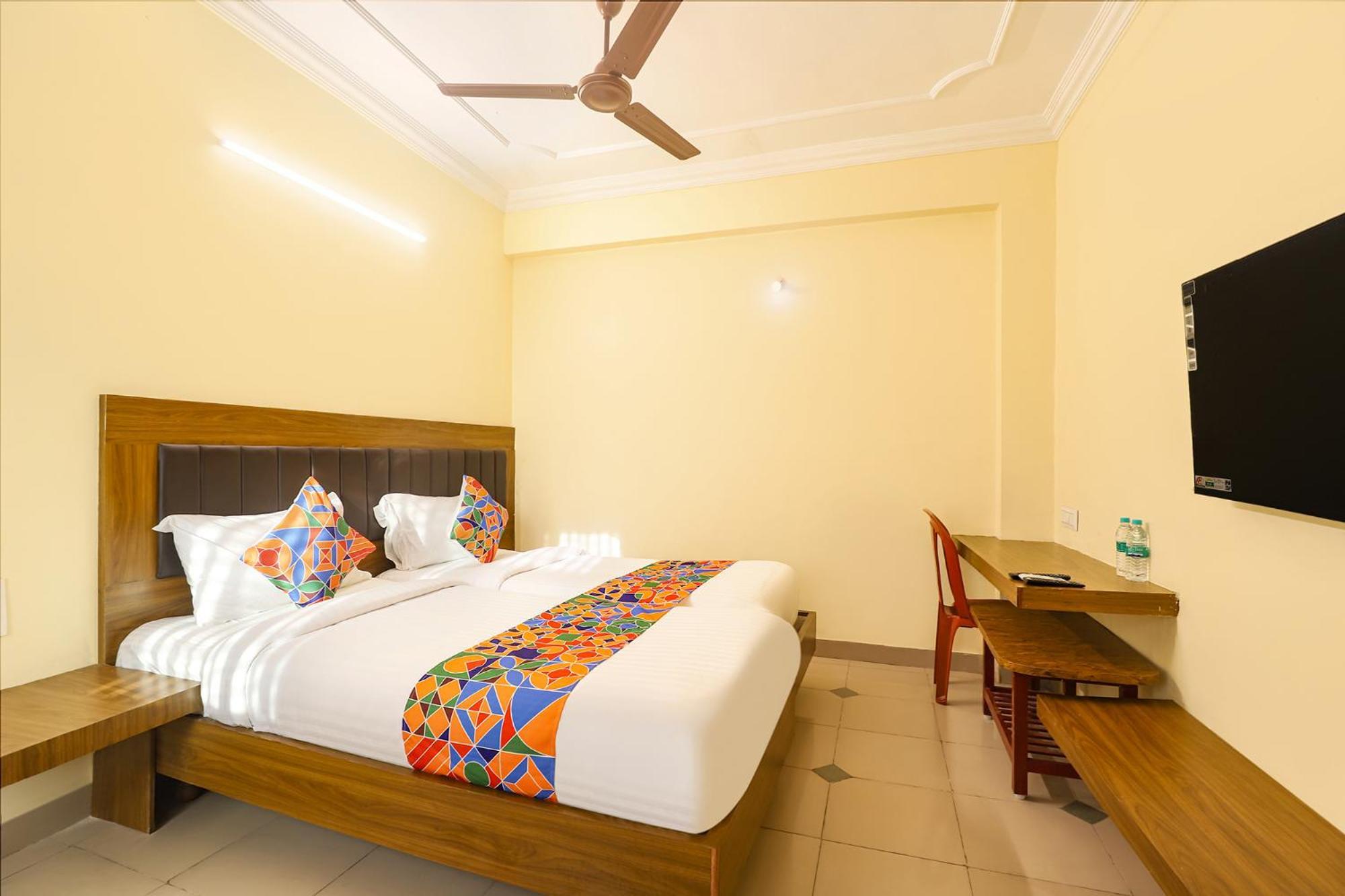 Fabhotel Gt Galaxy Park - Nr Express Avenue Mall, Royapettah Chennai Exterior photo