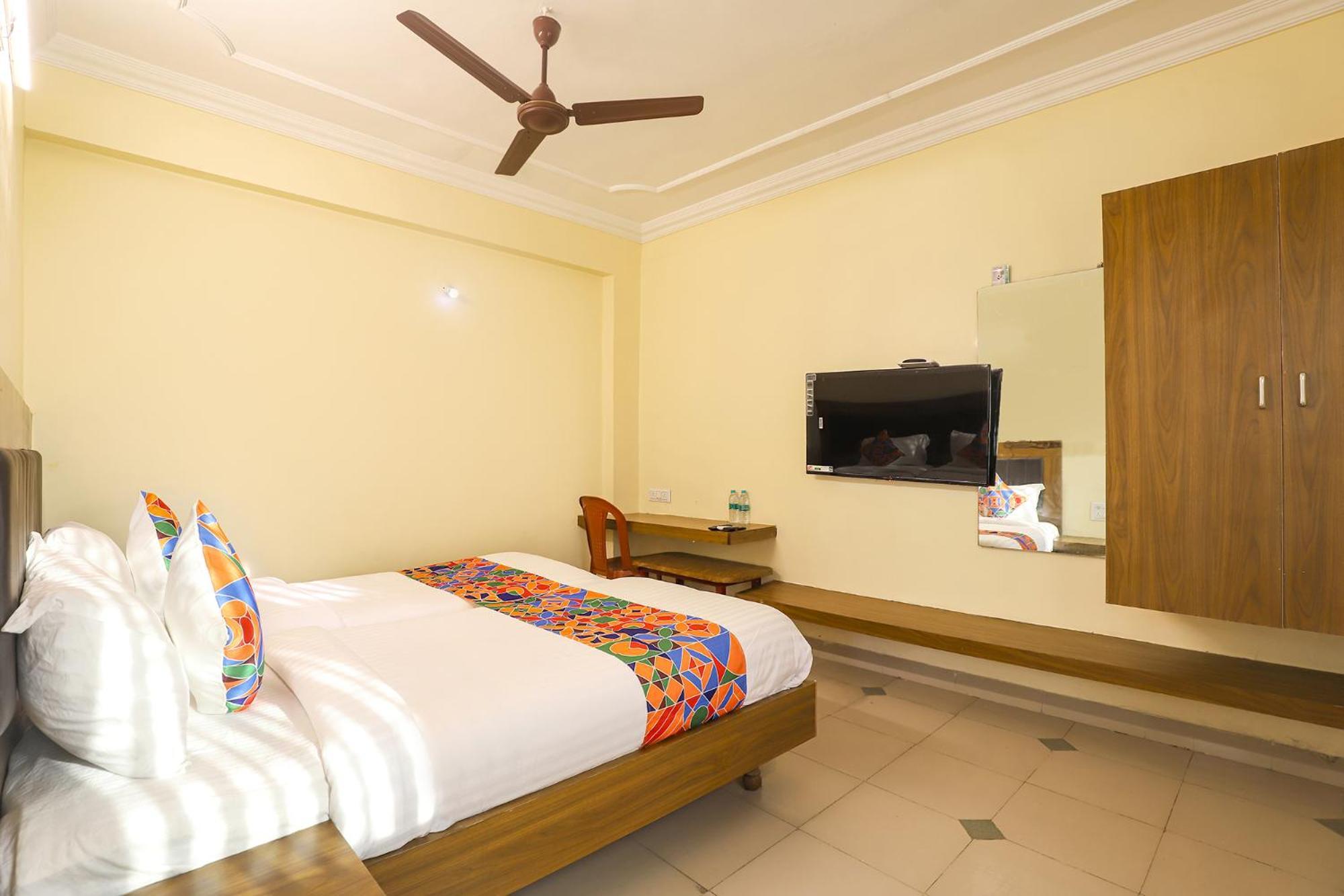 Fabhotel Gt Galaxy Park - Nr Express Avenue Mall, Royapettah Chennai Exterior photo