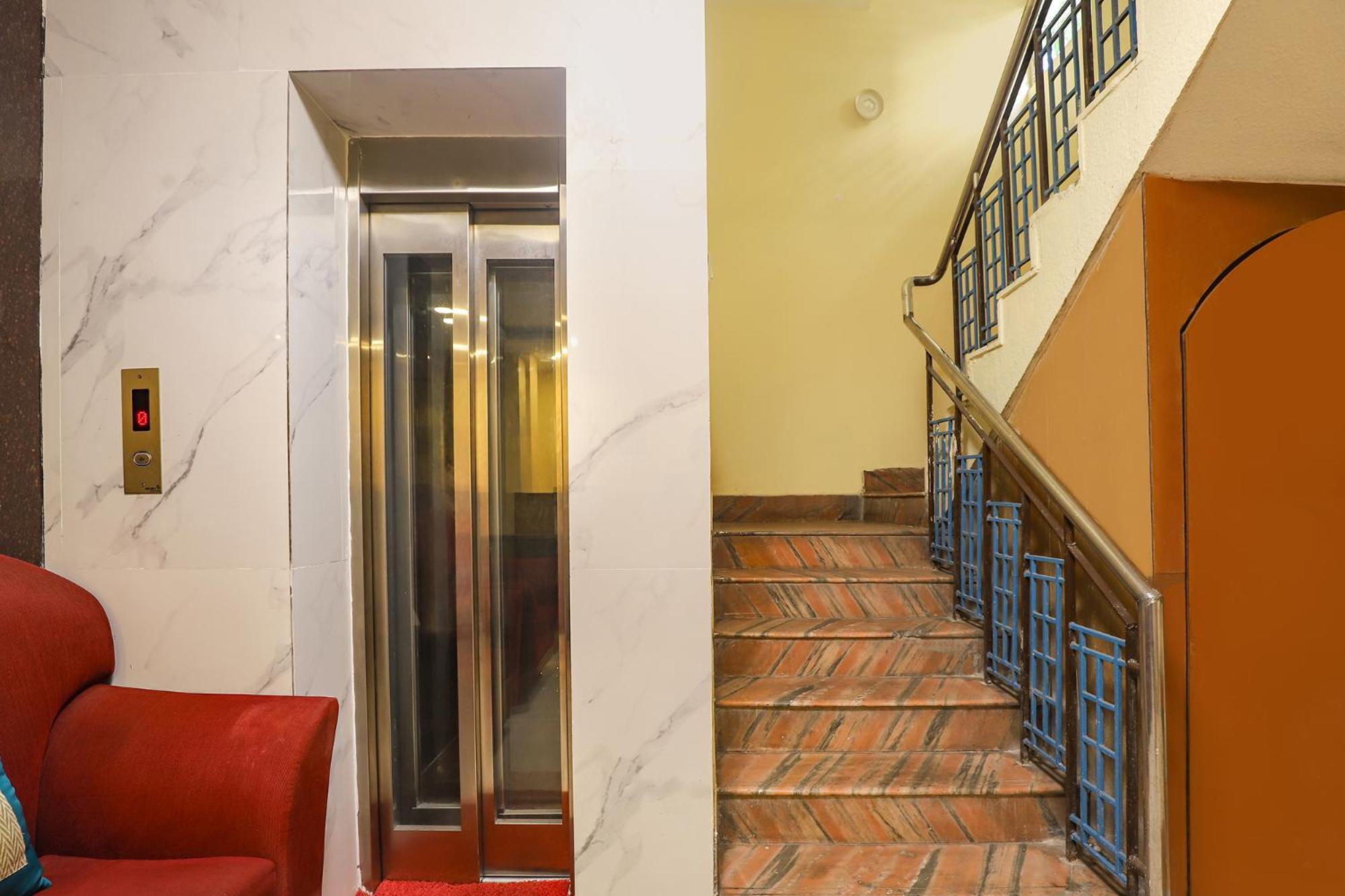 Fabhotel Gt Galaxy Park - Nr Express Avenue Mall, Royapettah Chennai Exterior photo